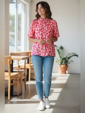 Lg Trendy Boutique Vibrant Pink and Red Button-Up Blouse